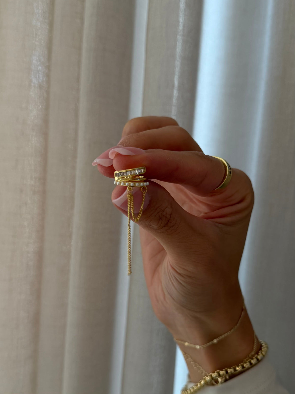 ELARA EARCUFF