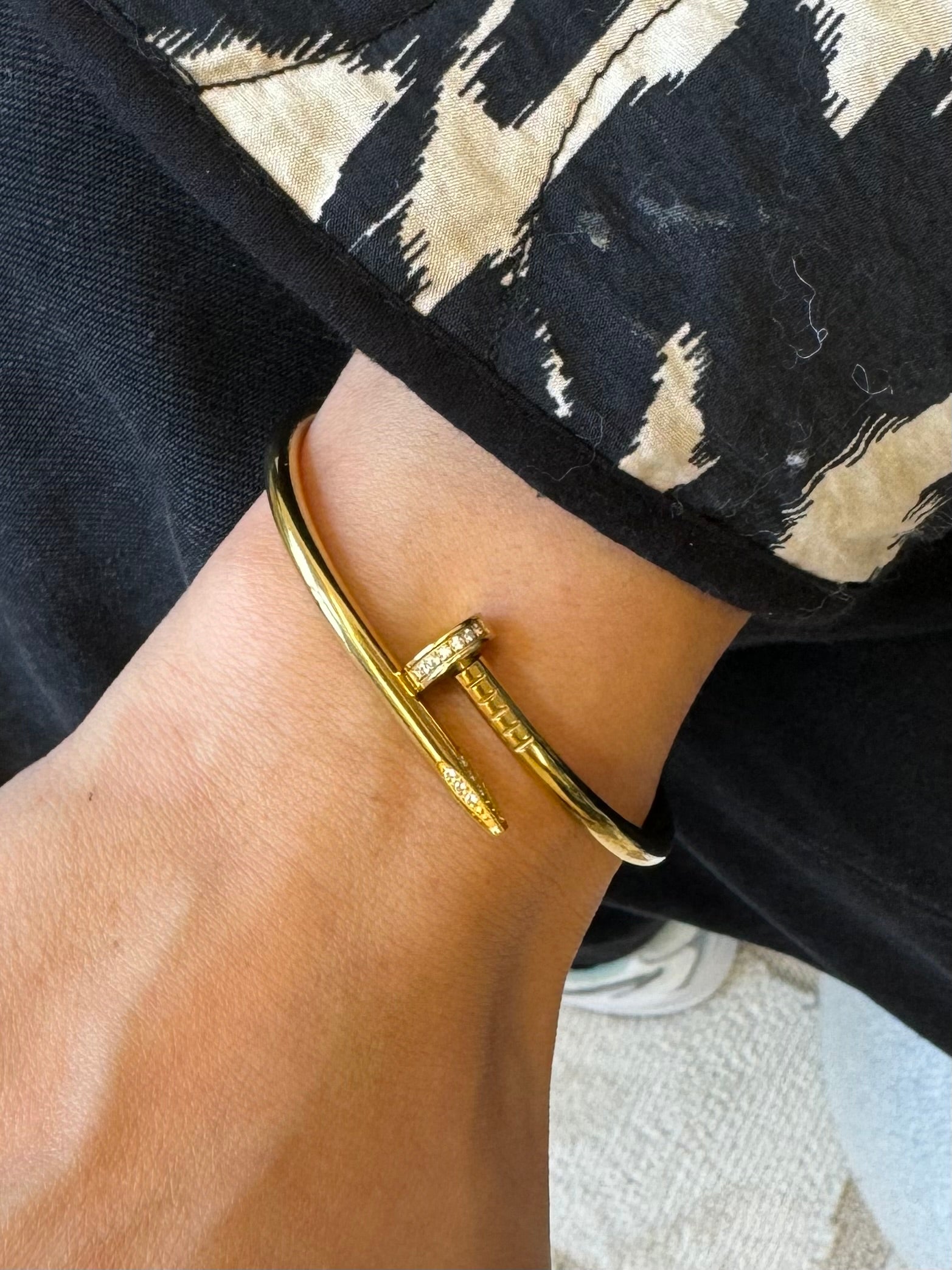 BANGLE SPIJKER STEEN