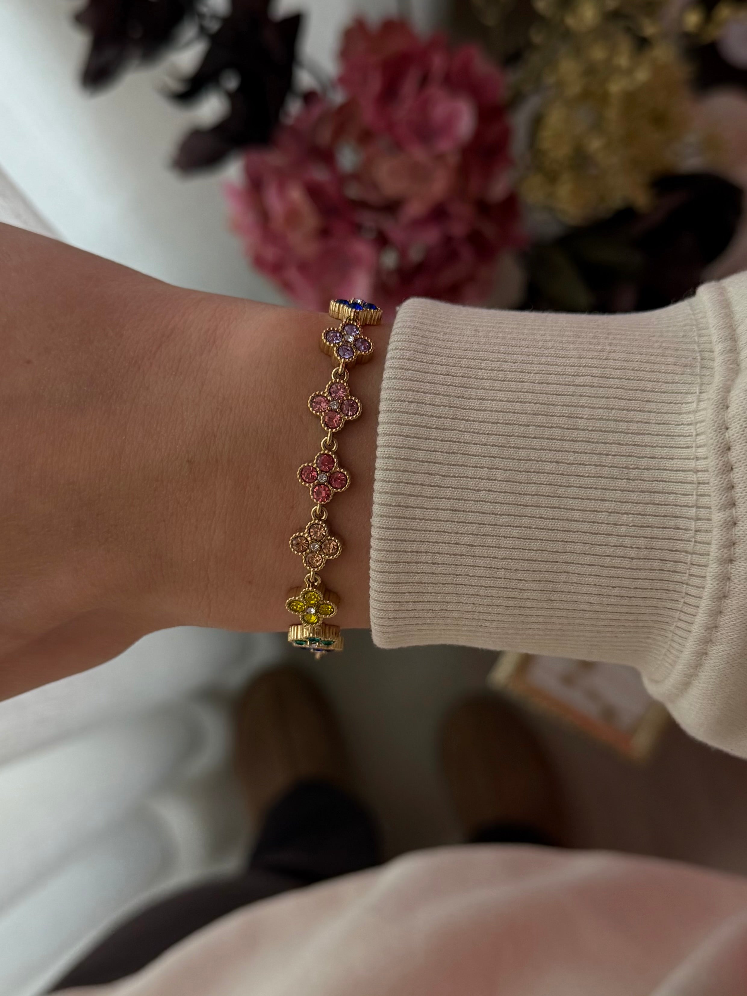 MULTI COLOUR FLOWER ARMBAND