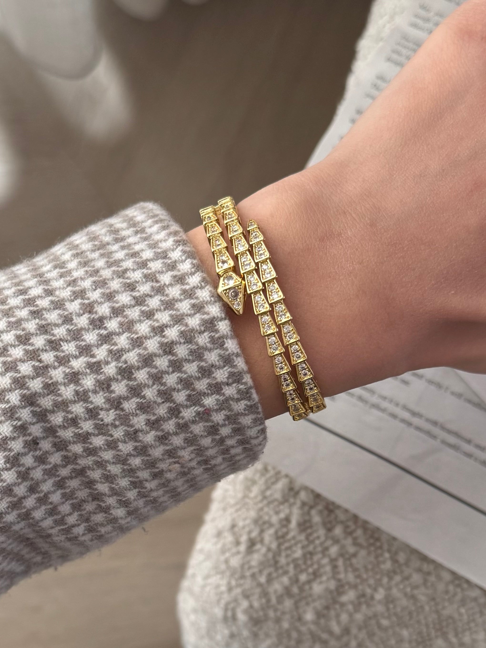 SNAKE SPARKLE BANGLE