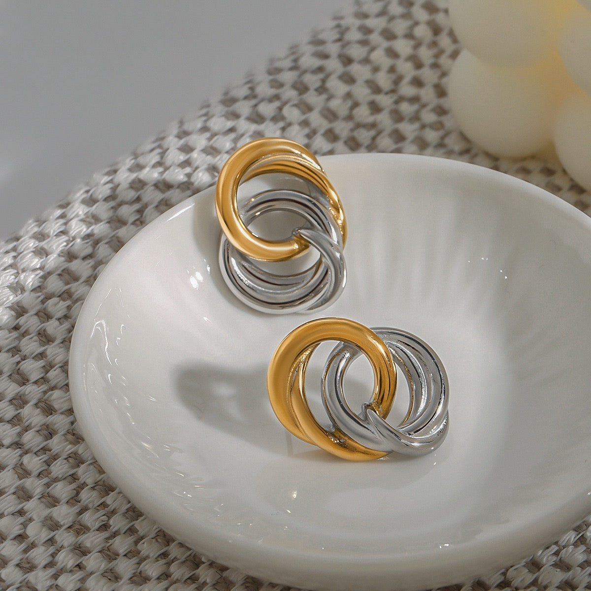 GOLD/SILVER STUD EARRING