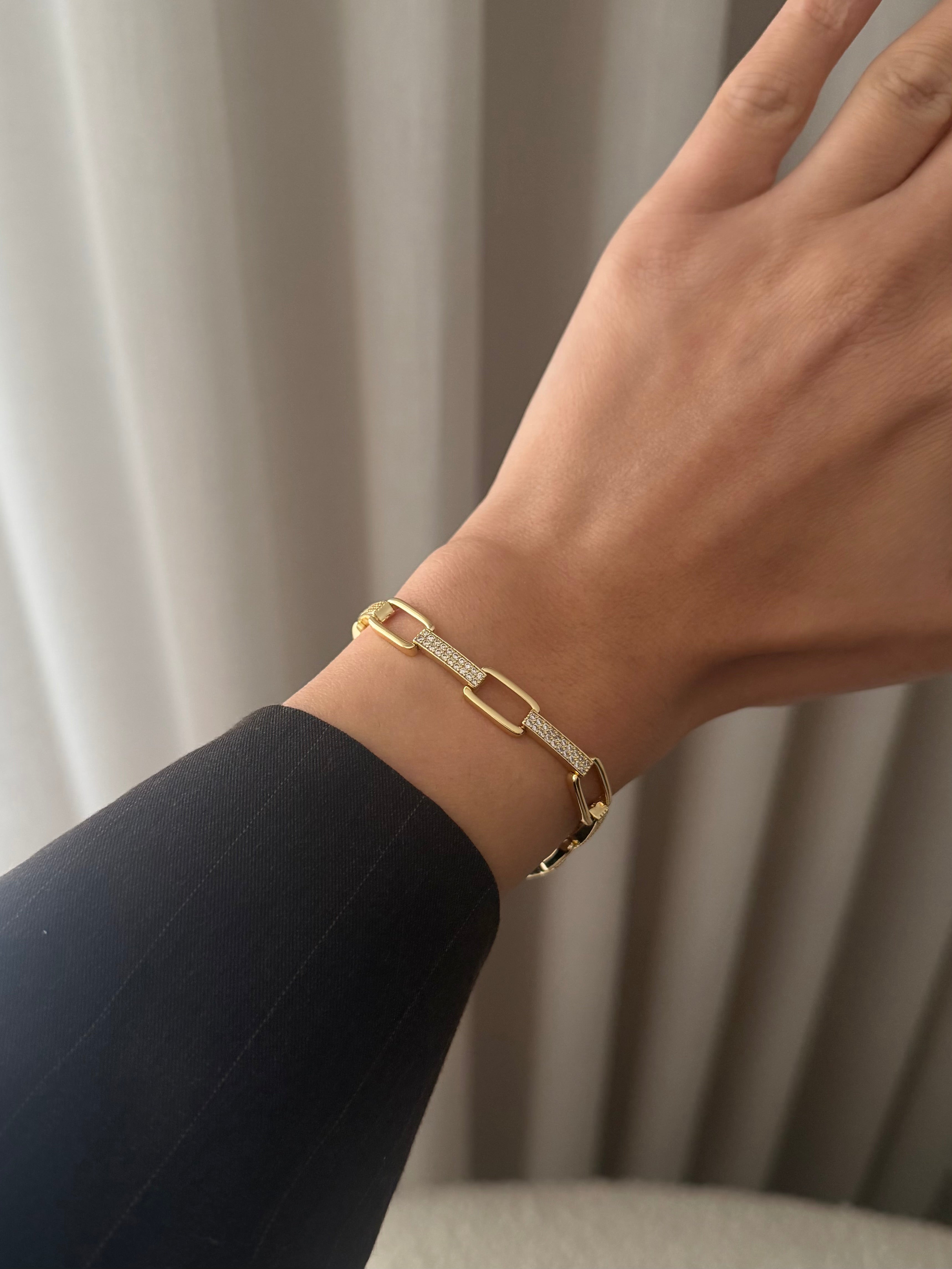 LIVA ARMBAND