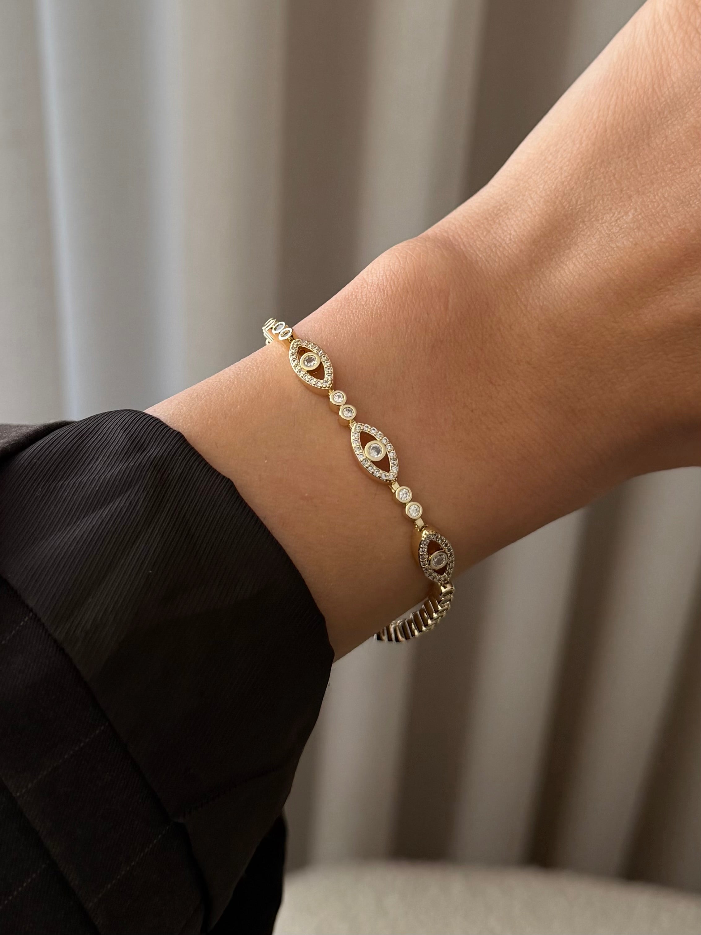 HAILEY ARMBAND