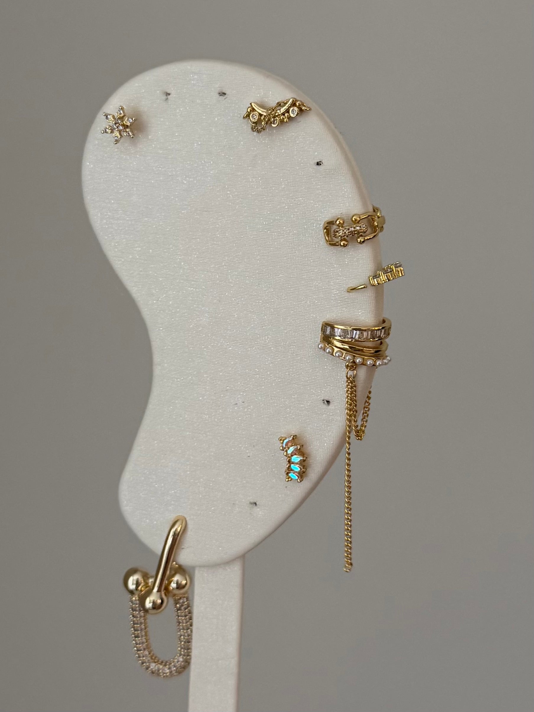 ELARA EARCUFF