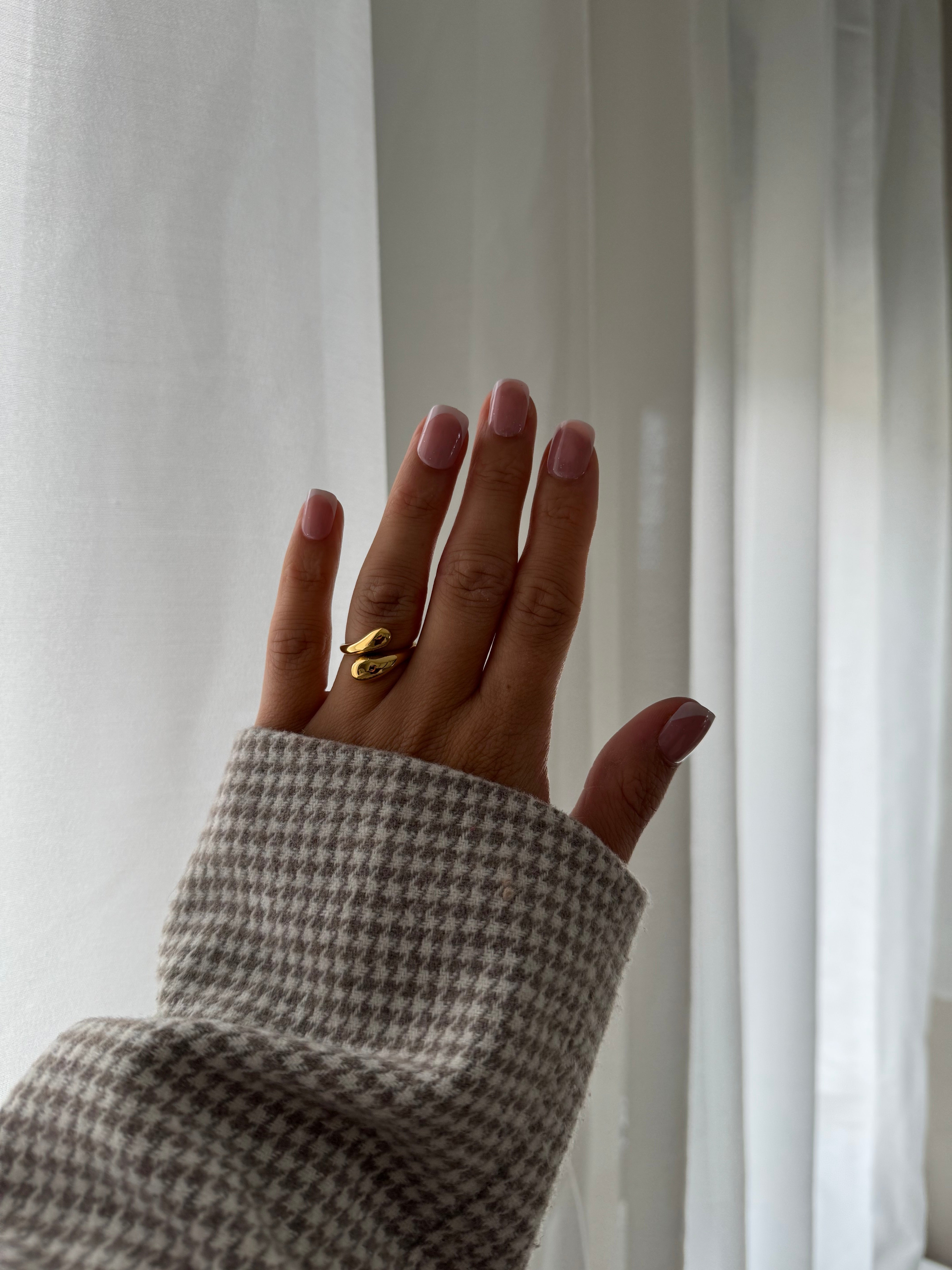 AMORA RING