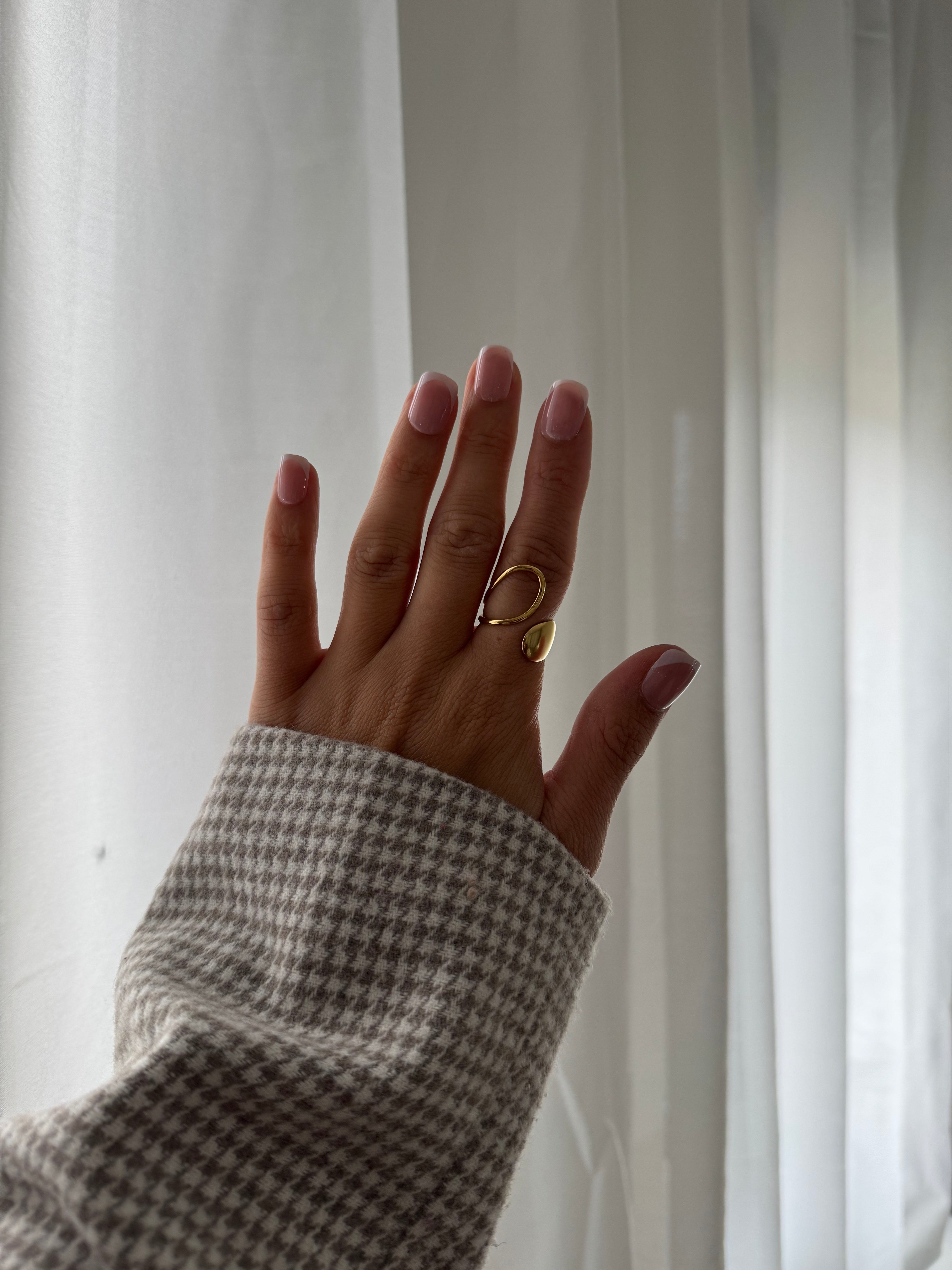 ELARA RING