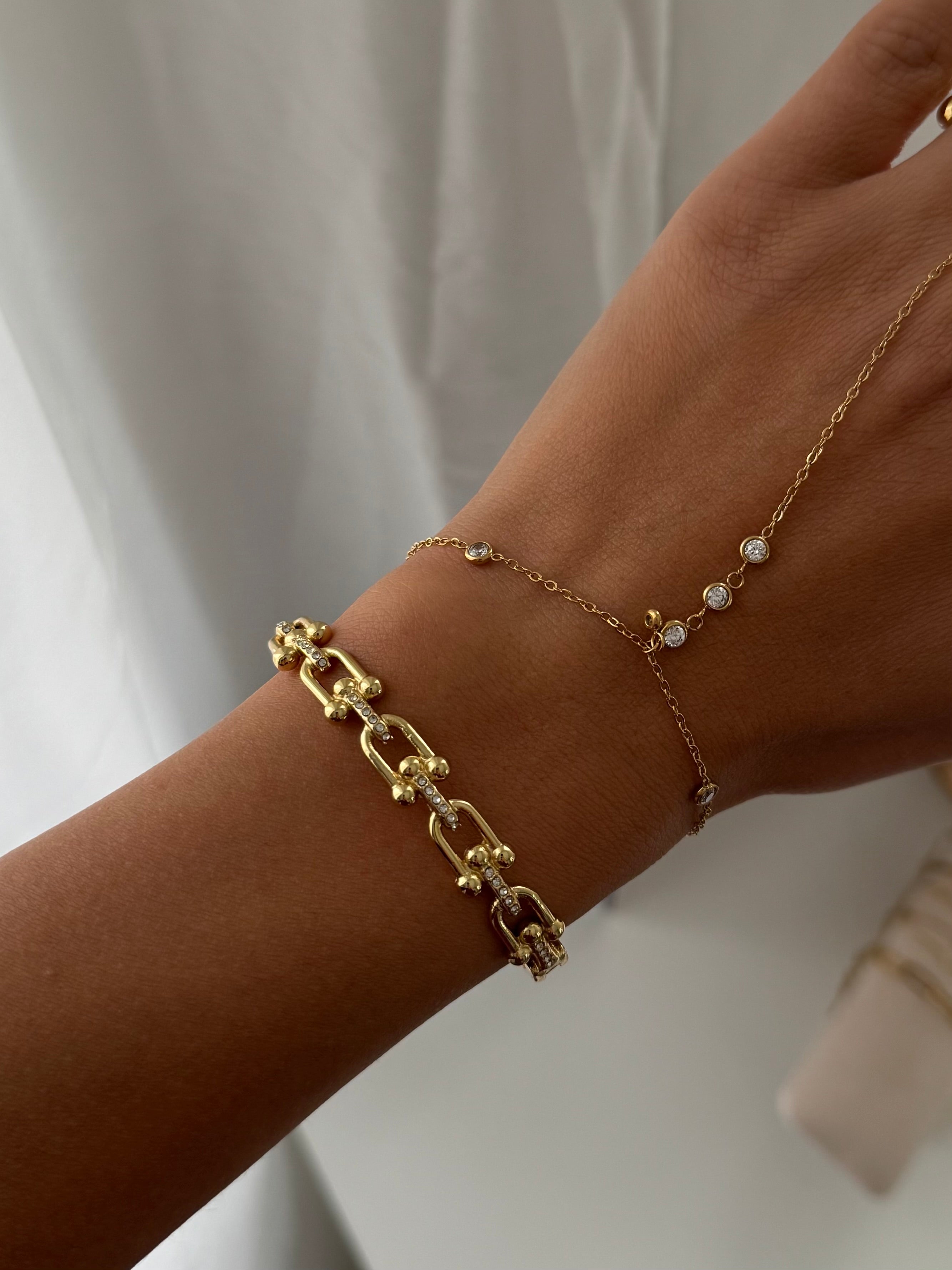 NORA BANGLE