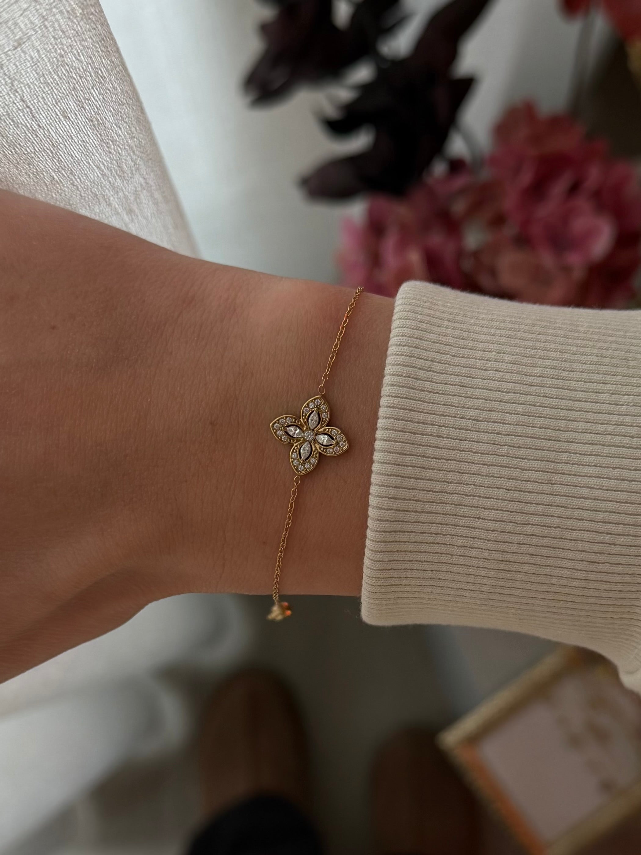 FANCY DIAMOND ARMBAND