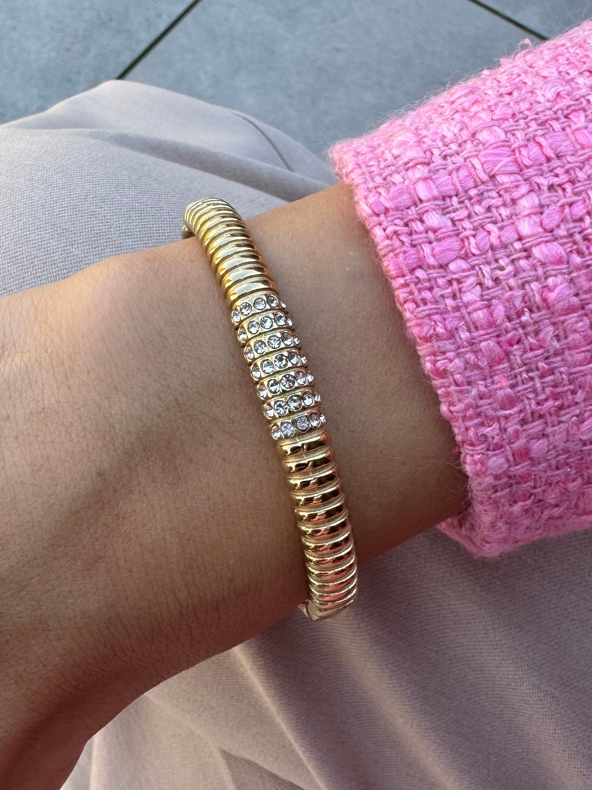 BANGLE TWIST
