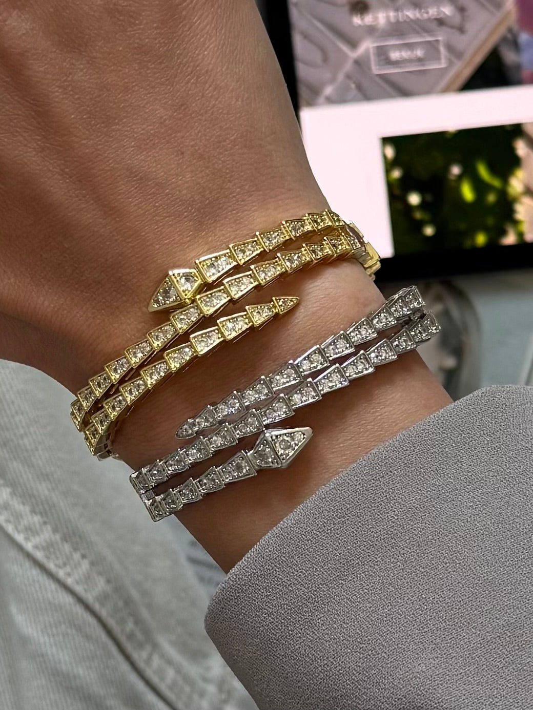 SNAKE SPARKLE BANGLE