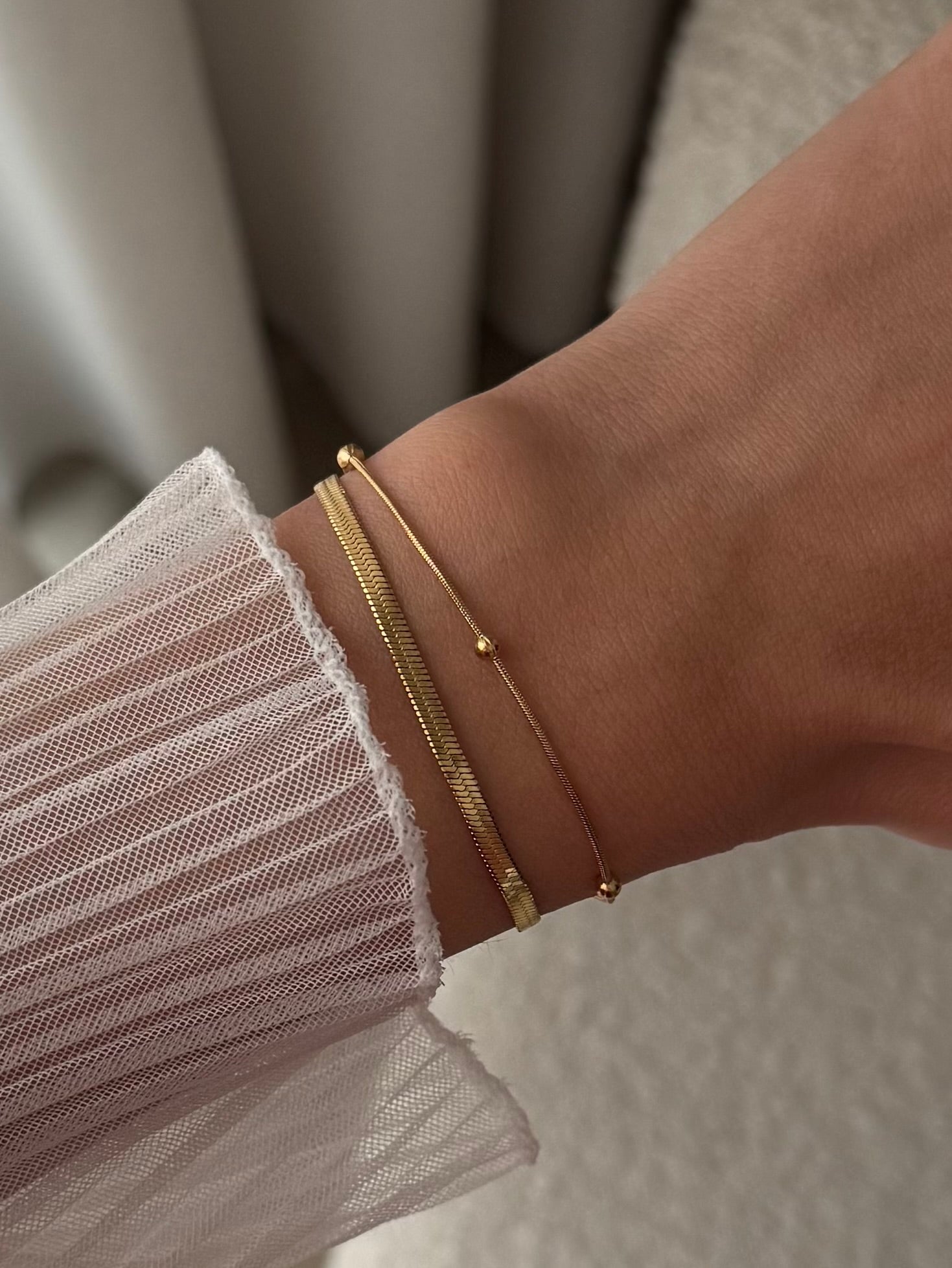 DOTTED SNAKE ARMBAND