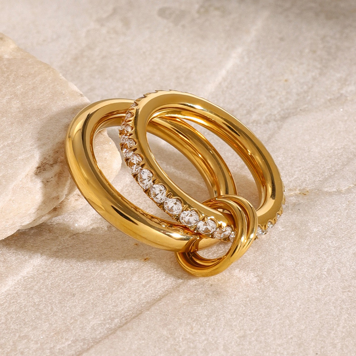 CLASSIC GEOMETRIC RING