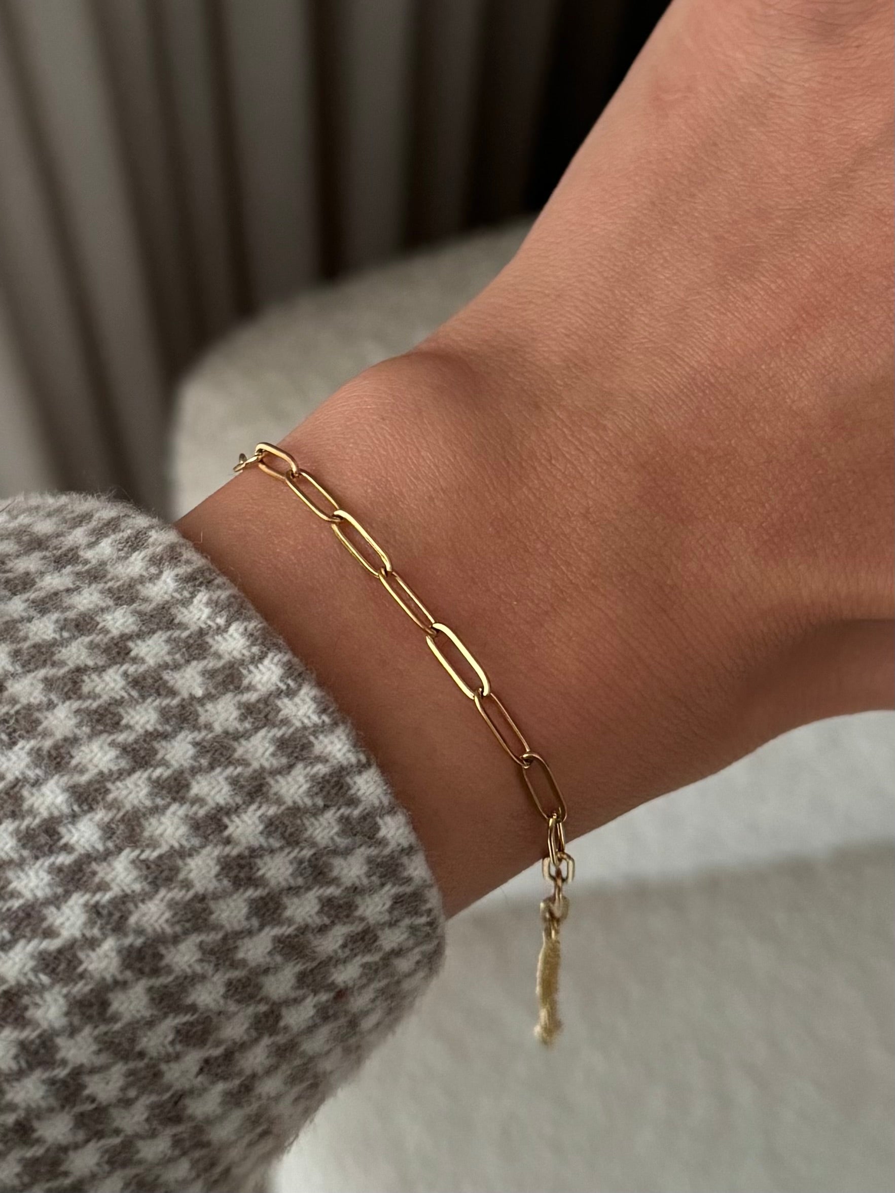 CIRCLE ARMBAND